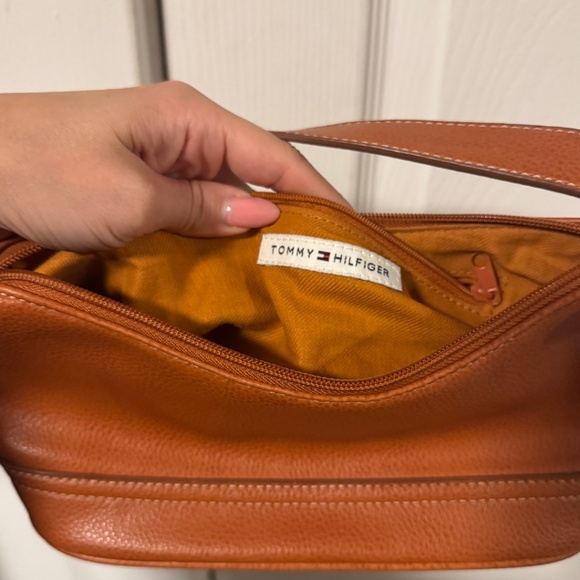 Brown Tommy Hilfiger Shoulder Bag - Picture 3 of 3